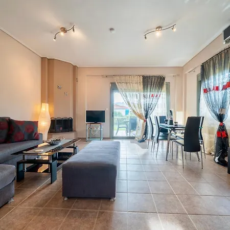 Violetta Villa *
