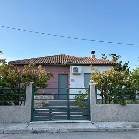 Violetta Villa *